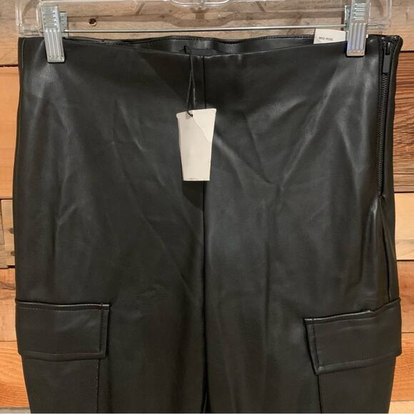 NWT ZARA Button Cargo Faux Leather Mid-Rise Leggings Black Size M Minimalist - Picture 6 of 16